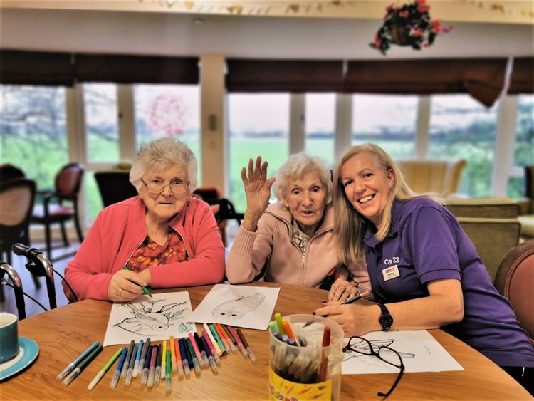 Hailsham care home residents set their eyes on the skies